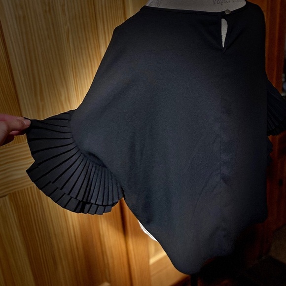 Cleo black pleated fancy sleeves black top shirt M​ - Picture 2 of 11